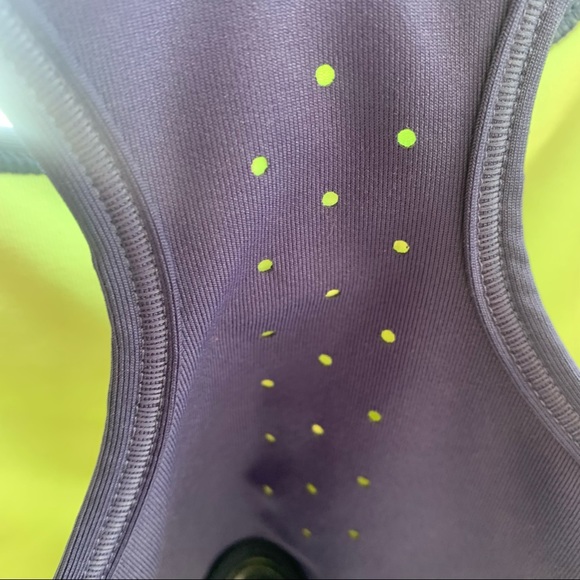 Nike Dri Fit Sports Bra Size Medium - Picture 2 of 5